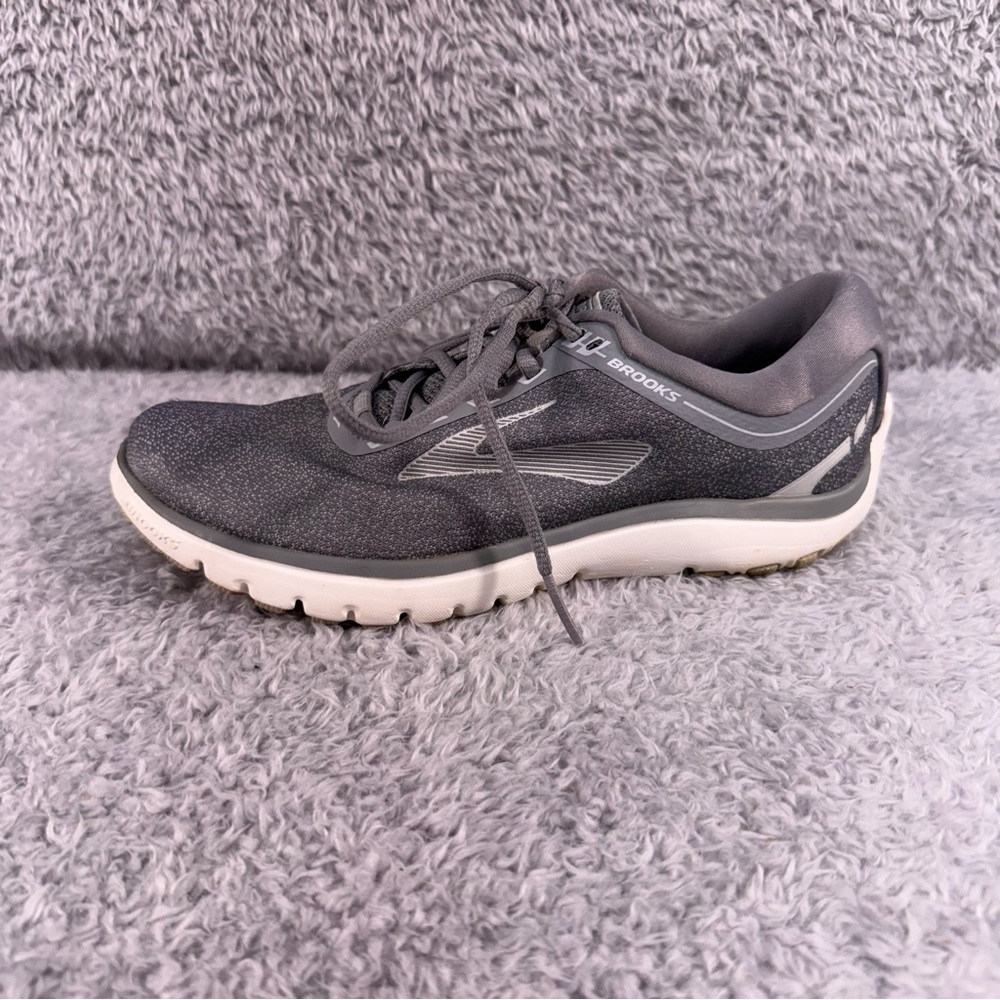 Brooks Pure Flow 7 Women's Gray Running Shoes Size 9.5.